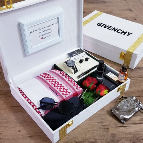 بوكس جيفنشي رجالي فاخر شماغ وساعة وعطور ونظارة بتغ...