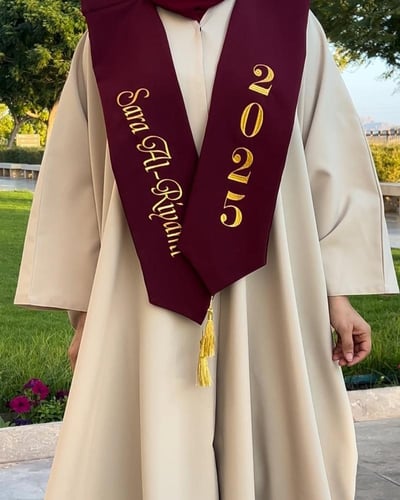 عباية تخرج فاخرة مطرزة 2026