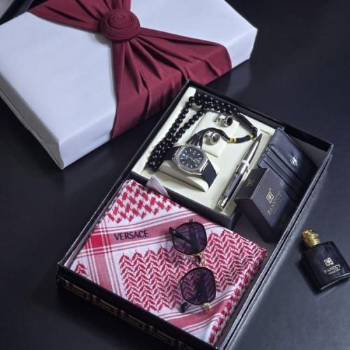 بوكس هدايا رجالي فاخر شماغ مع طقم ساعة