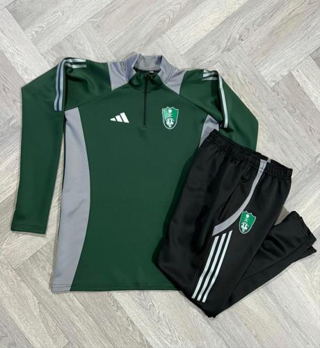 طقم بلوزة وبنطال بتصميم عصري بشعار نادي الأهلي