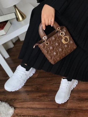 طقم نسائي فاخر شنطة وحذاء مع عطر وإكسسوارات بتصميم...