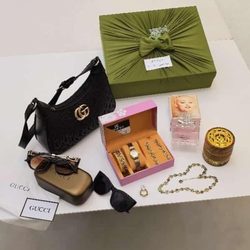 طقم نسائي قوتشي فاخر مع عطر ديور وتغليف هدايا