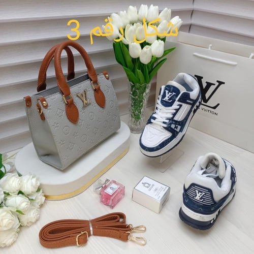 طقم فخم نسائي يجمع بين الأناقة والرقي