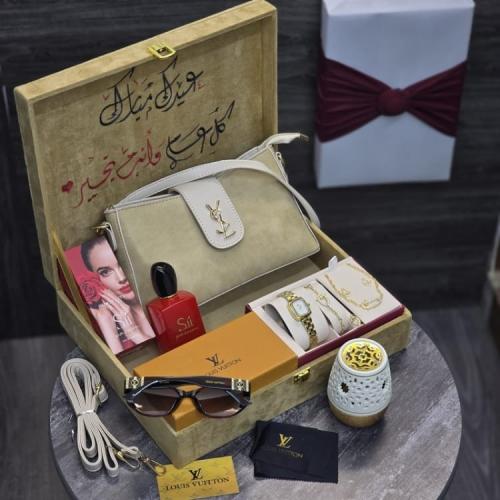 بكس نسائي فاخر – حقيبة وعطر ومجوهرات