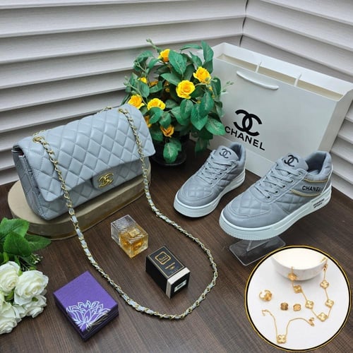 طقم شانيل الفاخر – أناقة لا مثيل لها!