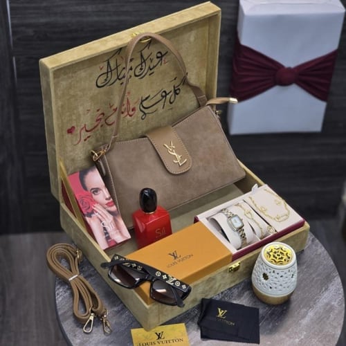 بكس نسائي فاخر – حقيبة وعطر ومجوهرات