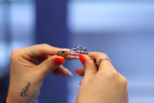 أسواره بحفر الاسم - مطلي بالذهب