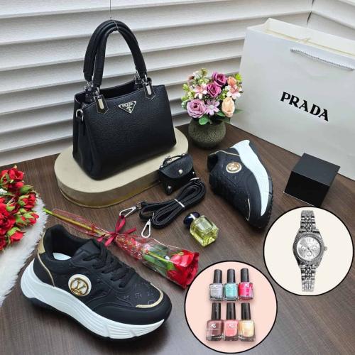 طقم هدايا نسائي فاخر شنطه مع حذاء وساعة وعناية تجم...