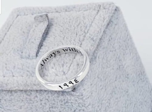 دبله بتاريخ الزواج مع اسم داخلها