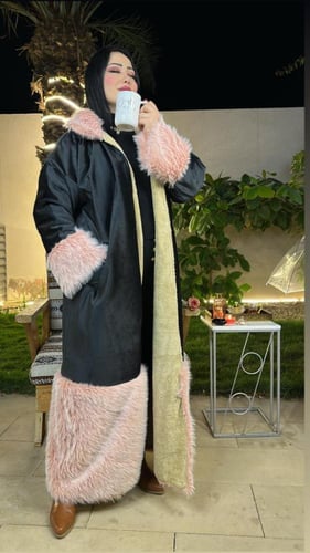 فروة نسائي لون اسود بقماش كشميري