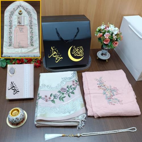 طقم صلاه تنسيق مميز طباعة بالاسم حسب الطلب