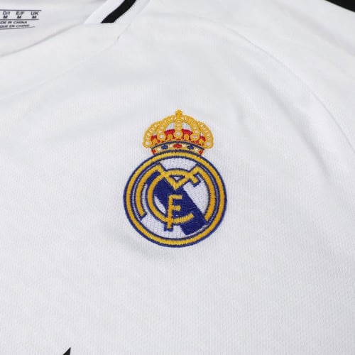 طقم ريال مدريد الرسمي 2024-2025 – تصميم أنيق وأداء...