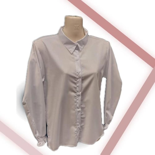 قميص ابيض بمطاط في الاكمام