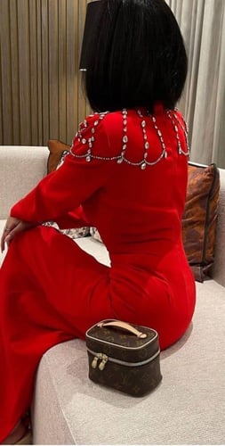 فستان اشواق أحمر