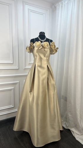فستان ندى ذهبي