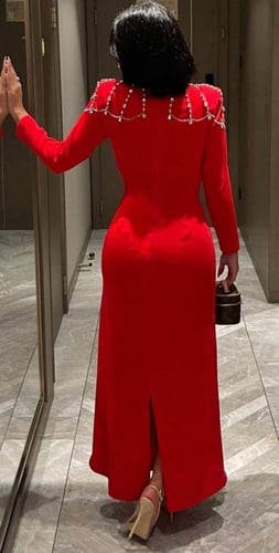 فستان اشواق أحمر