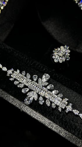 طقم راقي تصميم شبيه ألماس وقفل ألماس وزن ثقيل