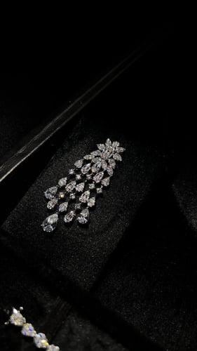 طقم راقي تصميم شبيه ألماس وقفل ألماس وزن ثقيل