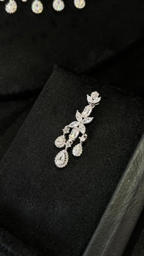 طقم بتصميم ورد مميز