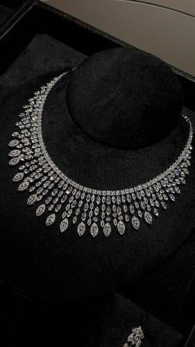 عقد راقي قطعة واحدة