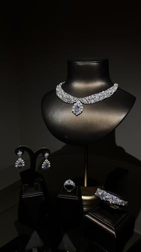 طقم بتفاصيل لؤلؤ راقي