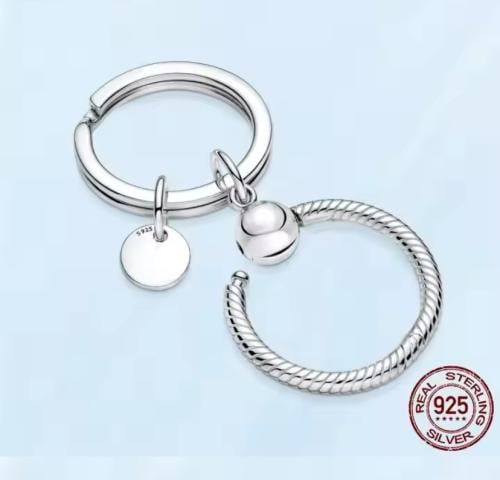 ميدالية مفاتيح باندورا