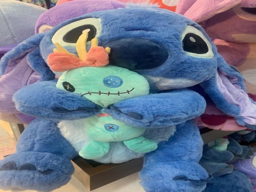 دمية ستيتش وسط