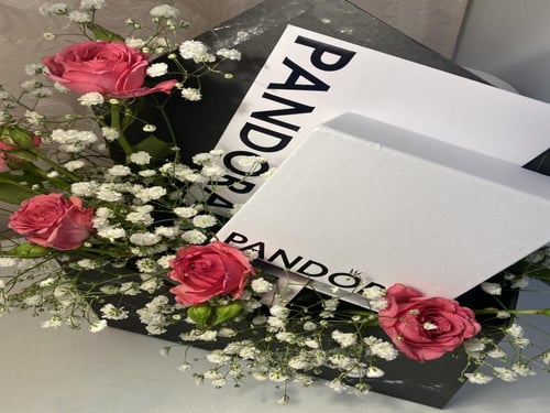 باقة اسوارة او تعليقة باندورا