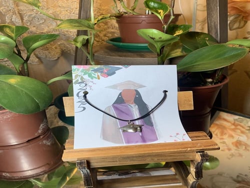 عقد تخرج مع الاسم والثيم