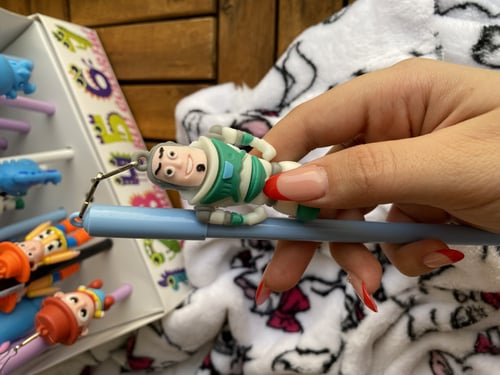 أقلام توي ستوري