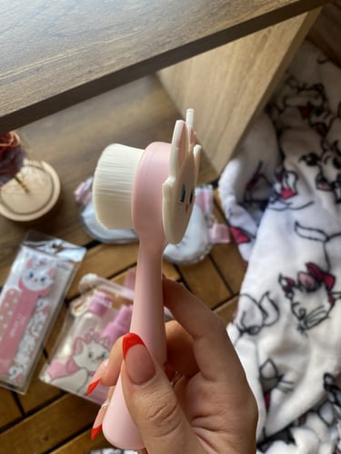 فرشة تنظيف البشره ميري