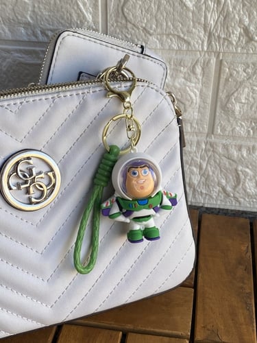 ميدالية باز يطير