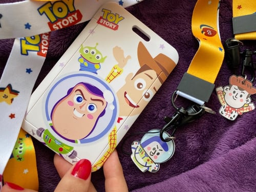 كارد هولدر توي ستوري