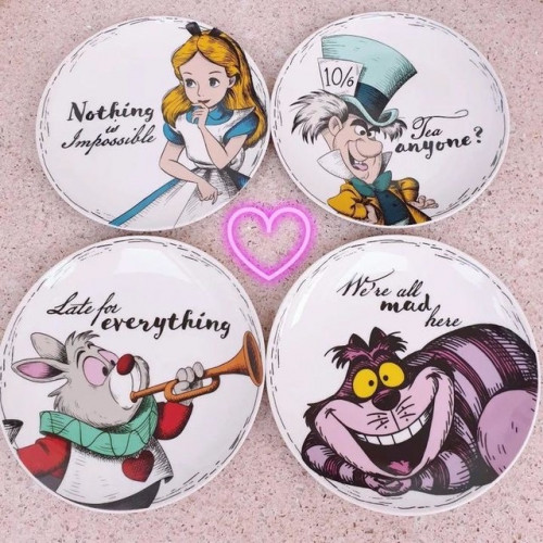 صحون اليس في بلاد العجائب