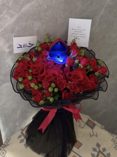 طلب خاص باقة ورد وسلسال