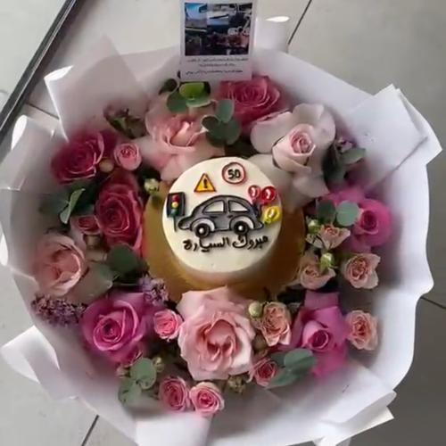 طلب خاص فواحة + ورد وكيك