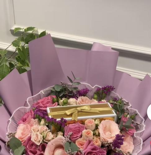 طلب خاص بوكيه مع عبارة