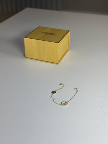 اسوار فندي ذهبي F is Fendi bracelet بكريستال