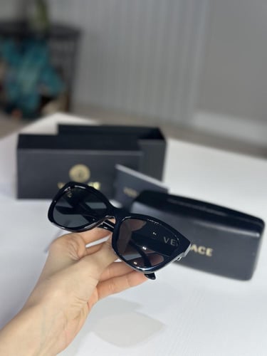 نظارة فيرزاتشي كلاسيك كات اي فريم خفيف وتصميم جانب...