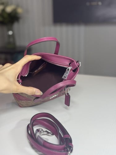 شنطة كوتش ميني سيتي توت ليميتد ادشن بربطات (باو) C...