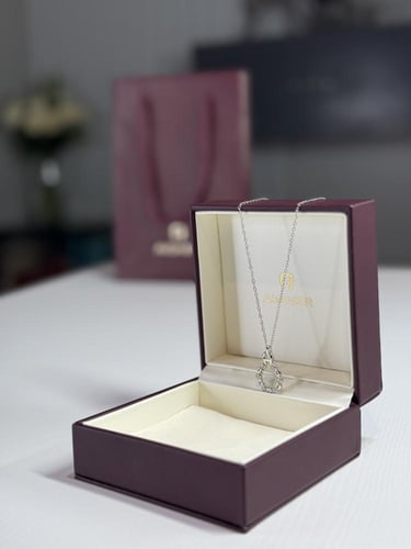 سلسلة اجنر باللون الفضي مرصعة باحجار سوارفسكي Aign...