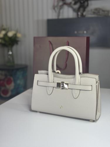 اجنر شنطة فرح سمول توب هاندل لون ابيض لؤلؤي FARAH...