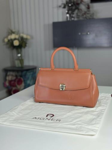 اجنر شنطة توب هاندل ميديم سليست CELESTE HANDBAG M...