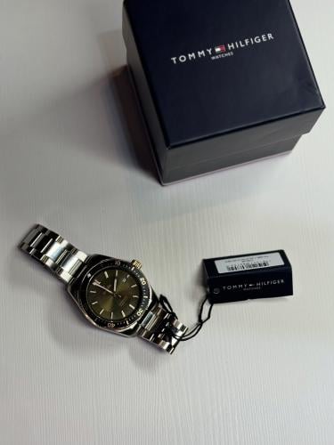 تومي رولي ساعة اوتوماتيكية بدون بطارية