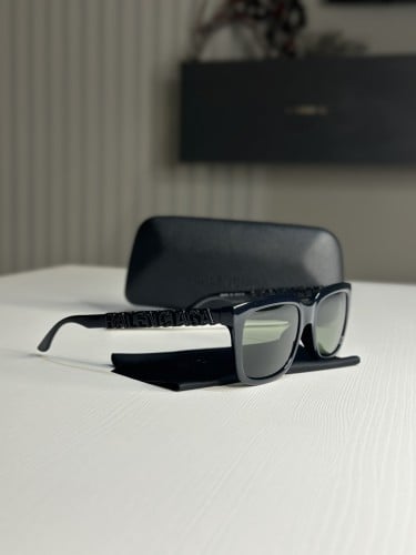 بالنسياغا نظارة نسائيه - اسود