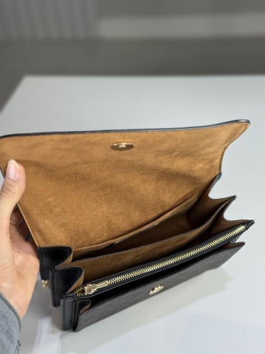 شنطة كوتش كلير سجنشر كانفاس Klare Crossbody Bag In...