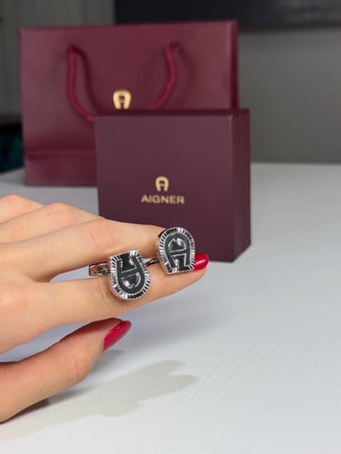 اجنر كبك فضي بلوقو اجنر وشكل حذوه بتفاصيل مموجه -...