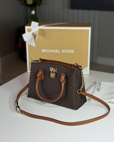 مايكل كورس شنطة روبي