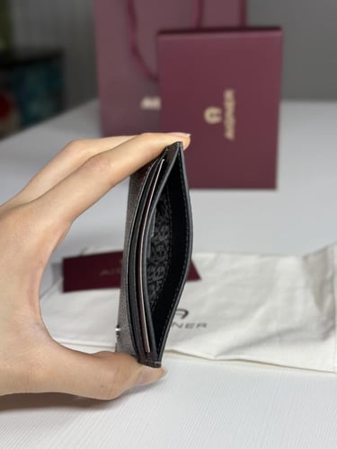 اجنر كارد هولدر ايكون كيس بني ICON COVER CARD CASE