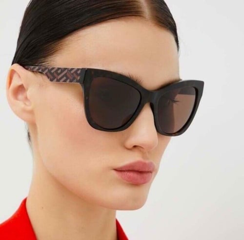 نظارة فيرزاتشي كلاسيك كات اي فريم خفيف وتصميم جانب...